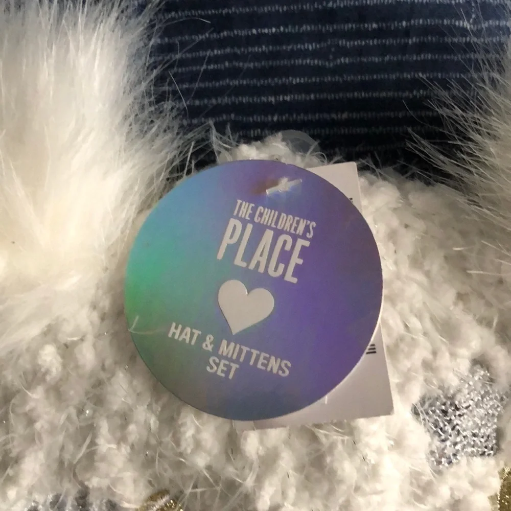 NWT  The children’s place Hat & mittens set sizeS